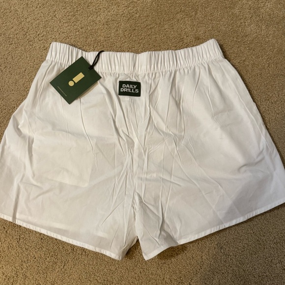 DAILY DRILLS Poplin Resort Shorts!!! WHITE (M/L) - Picture 5 of 5